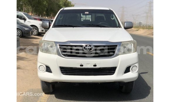 Nunua Imported Toyota Hilux White Gari ndani ya Import - Dubai nchini Malawi Nunua Imported Toyota Hilux White Gari ndani ya Import - Dubai nchini Malawi