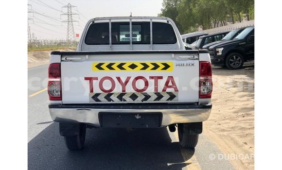 Nunua Imported Toyota Hilux White Gari ndani ya Import - Dubai nchini Malawi Nunua Imported Toyota Hilux White Gari ndani ya Import - Dubai nchini Malawi