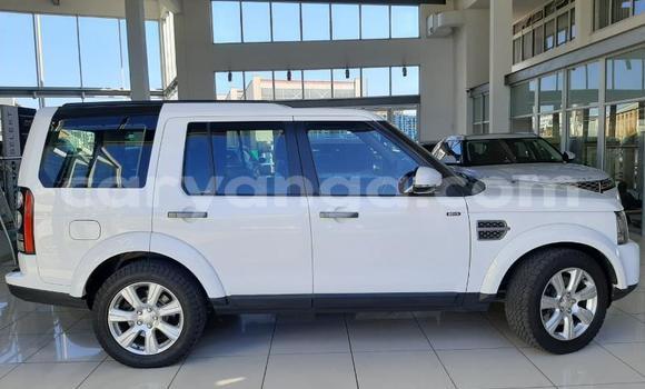 Nunua Ilio tumika Land Rover Defender White Gari ndani ya Blantyre nchini Malawi Nunua Ilio tumika Land Rover Defender White Gari ndani ya Blantyre nchini Malawi