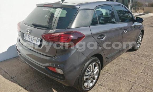 Nunua Ilio tumika Hyundai i20 Silver Gari ndani ya Blantyre nchini Malawi Nunua Ilio tumika Hyundai i20 Silver Gari ndani ya Blantyre nchini Malawi