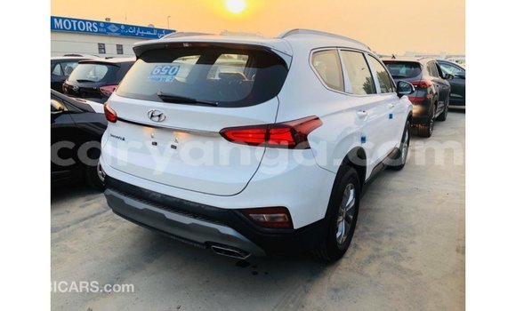 Nunua Imported Hyundai Santa Fe White Gari ndani ya Import - Dubai nchini Malawi Nunua Imported Hyundai Santa Fe White Gari ndani ya Import - Dubai nchini Malawi