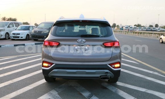 Nunua Imported Hyundai Santa Fe Brown Gari ndani ya Import - Dubai nchini Malawi Nunua Imported Hyundai Santa Fe Brown Gari ndani ya Import - Dubai nchini Malawi