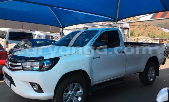 Buy Used Toyota Hilux White Car in Chilumba in Karonga Buy Used Toyota Hilux White Car in Chilumba in Karonga