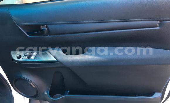 Buy Used Toyota Hilux White Car in Chilumba in Karonga Buy Used Toyota Hilux White Car in Chilumba in Karonga