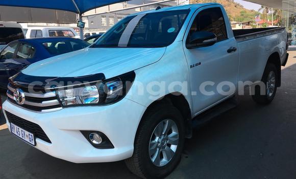 Buy Used Toyota Hilux White Car in Chilumba in Karonga Buy Used Toyota Hilux White Car in Chilumba in Karonga