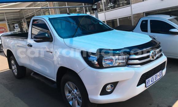 Buy Used Toyota Hilux White Car in Chilumba in Karonga Buy Used Toyota Hilux White Car in Chilumba in Karonga