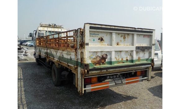 Acheter Import Utilitaire Isuzu FTR 850 Blanc à Import - Dubai, Malawi Acheter Import Utilitaire Isuzu FTR 850 Blanc à Import - Dubai, Malawi