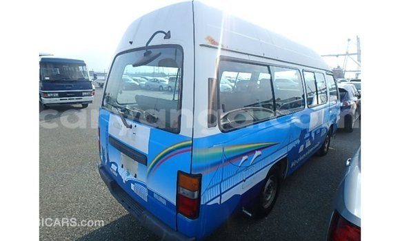 Acheter Import Voiture Nissan Caravan Blanc à Import - Dubai, Malawi Acheter Import Voiture Nissan Caravan Blanc à Import - Dubai, Malawi
