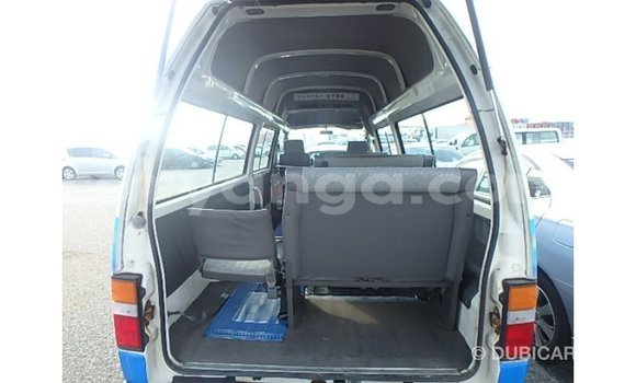 Acheter Import Voiture Nissan Caravan Blanc à Import - Dubai, Malawi Acheter Import Voiture Nissan Caravan Blanc à Import - Dubai, Malawi