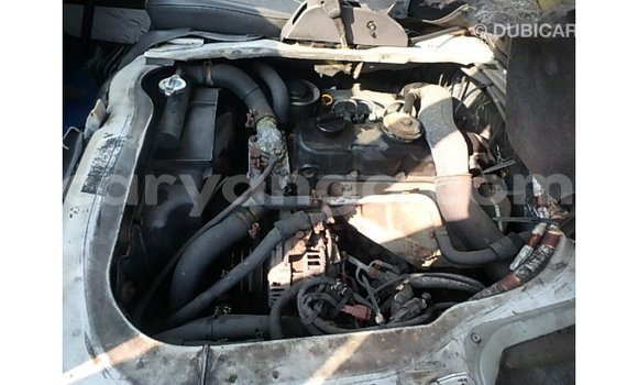 Acheter Import Voiture Nissan Caravan Blanc à Import - Dubai, Malawi Acheter Import Voiture Nissan Caravan Blanc à Import - Dubai, Malawi