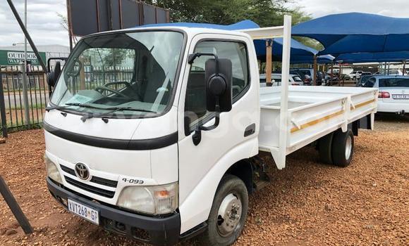 Buy Used Toyota Dyna White Truck in Blantyre in Malawi Buy Used Toyota Dyna White Truck in Blantyre in Malawi