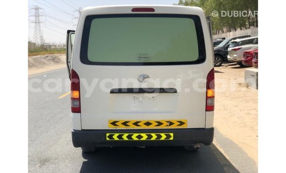 Nunua Imported Toyota Hiace White Gari ndani ya Import - Dubai nchini Malawi Nunua Imported Toyota Hiace White Gari ndani ya Import - Dubai nchini Malawi