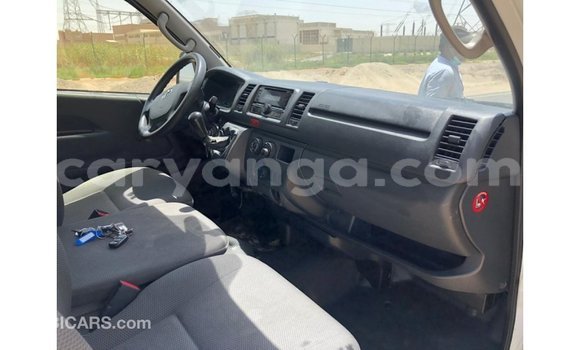 Nunua Imported Toyota Hiace White Gari ndani ya Import - Dubai nchini Malawi Nunua Imported Toyota Hiace White Gari ndani ya Import - Dubai nchini Malawi