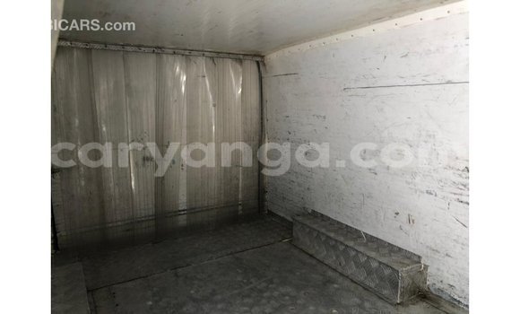 Nunua Imported Toyota Hiace White Gari ndani ya Import - Dubai nchini Malawi Nunua Imported Toyota Hiace White Gari ndani ya Import - Dubai nchini Malawi