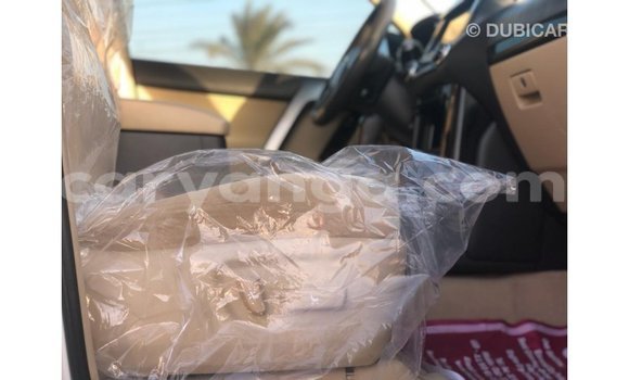Acheter Import Voiture Toyota Prado Blanc à Import - Dubai, Malawi Acheter Import Voiture Toyota Prado Blanc à Import - Dubai, Malawi