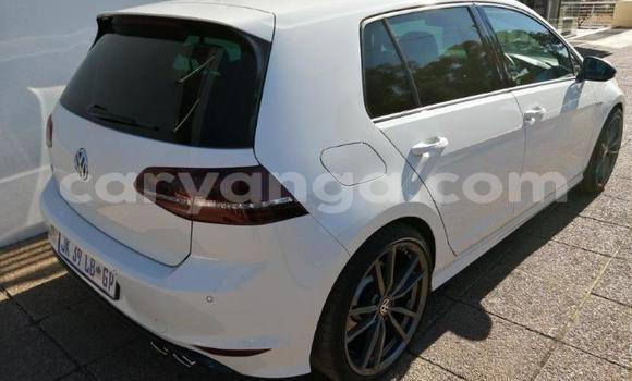 Nunua Ilio tumika Volkswagen Golf R White Gari ndani ya Blantyre nchini Malawi Nunua Ilio tumika Volkswagen Golf R White Gari ndani ya Blantyre nchini Malawi