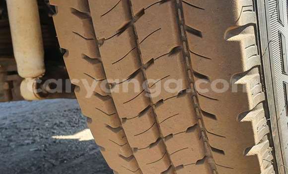 Acheter Occasion Utilitaire Hino 300 Series Blanc à Blantyre, Malawi Acheter Occasion Utilitaire Hino 300 Series Blanc à Blantyre, Malawi