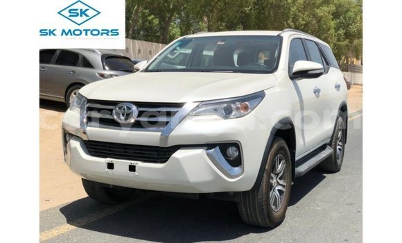 Buy Import Toyota Fortuner White Car in Import - Dubai in Malawi