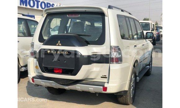Nunua Imported Mitsubishi Pajero Black Gari ndani ya Import - Dubai nchini Malawi Nunua Imported Mitsubishi Pajero Black Gari ndani ya Import - Dubai nchini Malawi