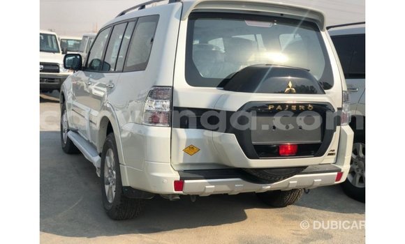 Nunua Imported Mitsubishi Pajero Black Gari ndani ya Import - Dubai nchini Malawi Nunua Imported Mitsubishi Pajero Black Gari ndani ya Import - Dubai nchini Malawi