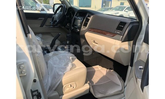 Nunua Imported Mitsubishi Pajero Black Gari ndani ya Import - Dubai nchini Malawi Nunua Imported Mitsubishi Pajero Black Gari ndani ya Import - Dubai nchini Malawi