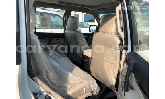 Nunua Imported Mitsubishi Pajero Black Gari ndani ya Import - Dubai nchini Malawi Nunua Imported Mitsubishi Pajero Black Gari ndani ya Import - Dubai nchini Malawi