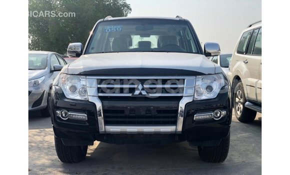 Nunua Imported Mitsubishi Pajero Black Gari ndani ya Import - Dubai nchini Malawi Nunua Imported Mitsubishi Pajero Black Gari ndani ya Import - Dubai nchini Malawi