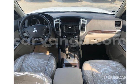 Nunua Imported Mitsubishi Pajero Black Gari ndani ya Import - Dubai nchini Malawi Nunua Imported Mitsubishi Pajero Black Gari ndani ya Import - Dubai nchini Malawi