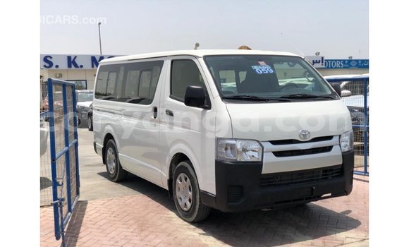 Nunua Imported Toyota Hiace White Gari ndani ya Import - Dubai nchini Malawi Nunua Imported Toyota Hiace White Gari ndani ya Import - Dubai nchini Malawi