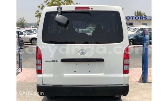 Nunua Imported Toyota Hiace White Gari ndani ya Import - Dubai nchini Malawi Nunua Imported Toyota Hiace White Gari ndani ya Import - Dubai nchini Malawi