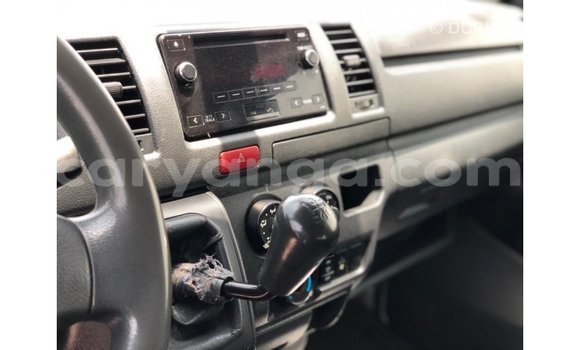 Nunua Imported Toyota Hiace White Gari ndani ya Import - Dubai nchini Malawi Nunua Imported Toyota Hiace White Gari ndani ya Import - Dubai nchini Malawi