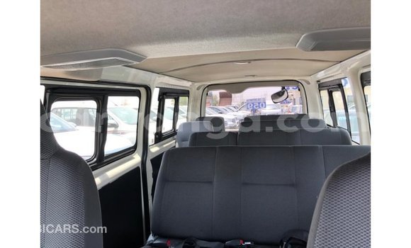 Nunua Imported Toyota Hiace White Gari ndani ya Import - Dubai nchini Malawi Nunua Imported Toyota Hiace White Gari ndani ya Import - Dubai nchini Malawi