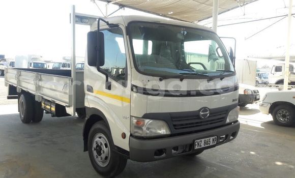 Nunua Ilio tumika Toyota Dyna White Lori ndani ya Dedza nchini Dedza Nunua Ilio tumika Toyota Dyna White Lori ndani ya Dedza nchini Dedza