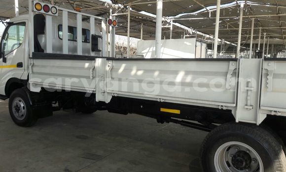 Nunua Ilio tumika Toyota Dyna White Lori ndani ya Dedza nchini Dedza Nunua Ilio tumika Toyota Dyna White Lori ndani ya Dedza nchini Dedza