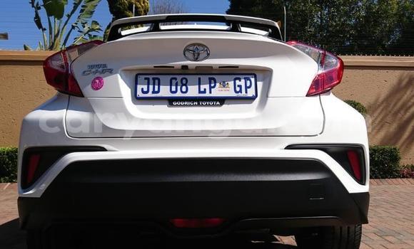 Nunua Ilio tumika Toyota C-HR White Gari ndani ya Blantyre nchini Malawi Nunua Ilio tumika Toyota C-HR White Gari ndani ya Blantyre nchini Malawi