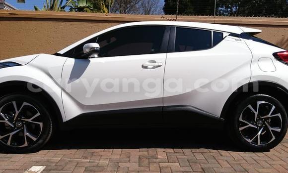 Nunua Ilio tumika Toyota C-HR White Gari ndani ya Blantyre nchini Malawi Nunua Ilio tumika Toyota C-HR White Gari ndani ya Blantyre nchini Malawi