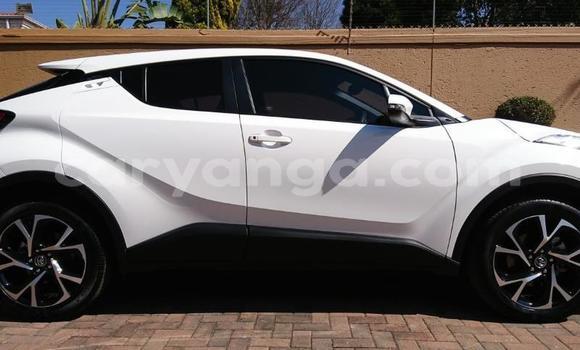 Nunua Ilio tumika Toyota C-HR White Gari ndani ya Blantyre nchini Malawi Nunua Ilio tumika Toyota C-HR White Gari ndani ya Blantyre nchini Malawi