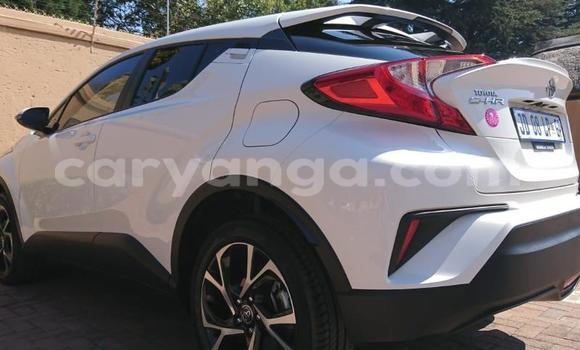 Nunua Ilio tumika Toyota C-HR White Gari ndani ya Blantyre nchini Malawi Nunua Ilio tumika Toyota C-HR White Gari ndani ya Blantyre nchini Malawi