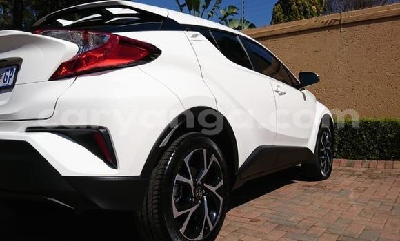 Nunua Ilio tumika Toyota C-HR White Gari ndani ya Blantyre nchini Malawi Nunua Ilio tumika Toyota C-HR White Gari ndani ya Blantyre nchini Malawi