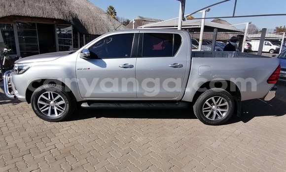 Nunua Ilio tumika Toyota Hilux Silver Gari ndani ya Dedza nchini Dedza Nunua Ilio tumika Toyota Hilux Silver Gari ndani ya Dedza nchini Dedza