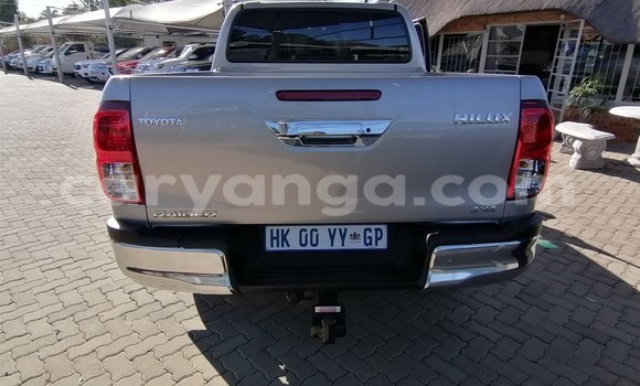 Nunua Ilio tumika Toyota Hilux Silver Gari ndani ya Dedza nchini Dedza Nunua Ilio tumika Toyota Hilux Silver Gari ndani ya Dedza nchini Dedza