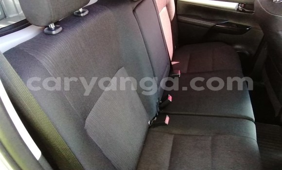 Nunua Ilio tumika Toyota Hilux Silver Gari ndani ya Dedza nchini Dedza Nunua Ilio tumika Toyota Hilux Silver Gari ndani ya Dedza nchini Dedza