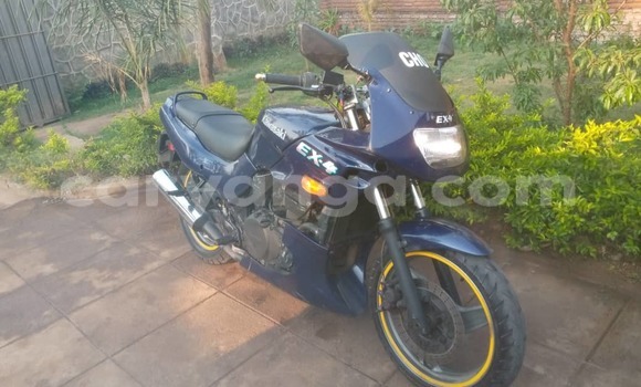 Buy Used Kawasaki EX 400R Blue Bike in Blantyre in Malawi Buy Used Kawasaki EX 400R Blue Bike in Blantyre in Malawi
