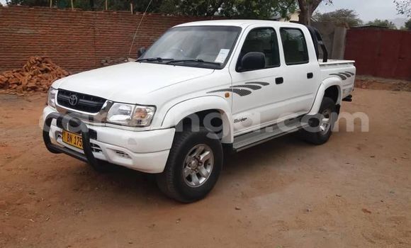 Nunua Ilio tumika Toyota Hilux White Gari ndani ya Blantyre nchini Malawi Nunua Ilio tumika Toyota Hilux White Gari ndani ya Blantyre nchini Malawi