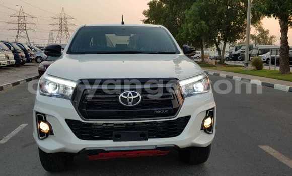 Nunua Ilio tumika Toyota Hilux White Gari ndani ya Dedza nchini Dedza Nunua Ilio tumika Toyota Hilux White Gari ndani ya Dedza nchini Dedza