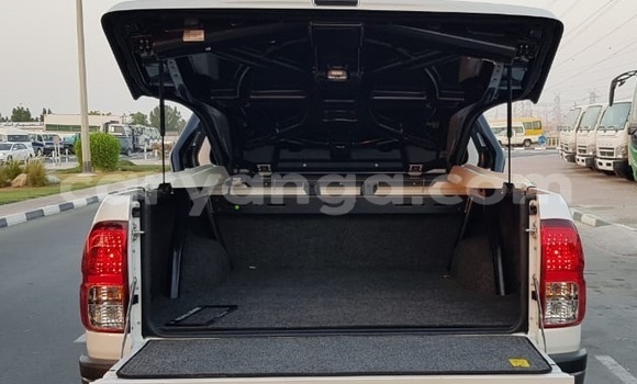 Nunua Ilio tumika Toyota Hilux White Gari ndani ya Dedza nchini Dedza Nunua Ilio tumika Toyota Hilux White Gari ndani ya Dedza nchini Dedza