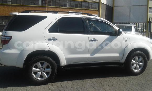 Buy Used Toyota Hilux White Car in Blantyre in Malawi Buy Used Toyota Hilux White Car in Blantyre in Malawi