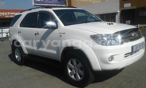 Buy Used Toyota Hilux White Car in Blantyre in Malawi Buy Used Toyota Hilux White Car in Blantyre in Malawi