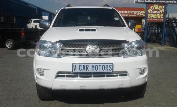 Buy Used Toyota Hilux White Car in Blantyre in Malawi Buy Used Toyota Hilux White Car in Blantyre in Malawi