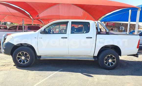Buy Used Toyota Hilux White Car in Balaka in Balaka Buy Used Toyota Hilux White Car in Balaka in Balaka